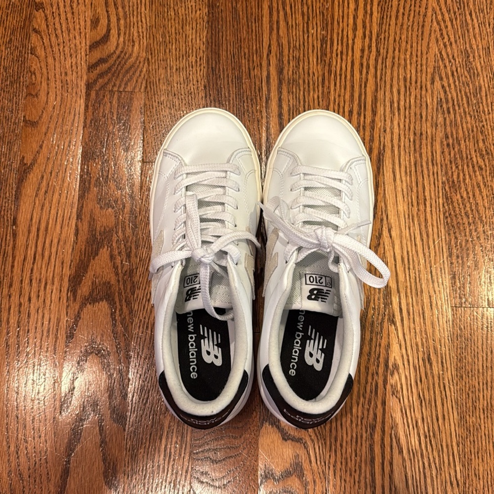 New Balance White and Black Sneakers - Picture 5 of 7